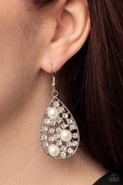 Bauble Burst (1220)